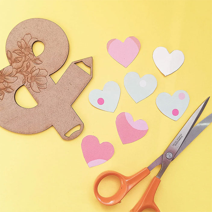 Découpage des petits coeurs