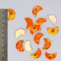 Perle en nacre lune fleurie orange - 15 x 23 mm