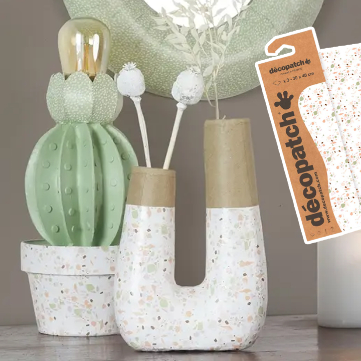 Customiser un vase avec les papiers Décopatch