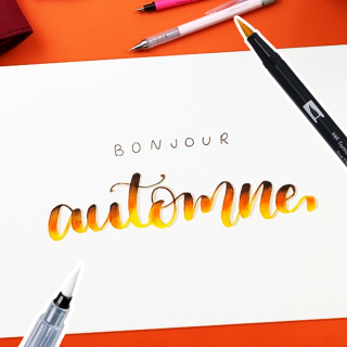 Réaliser un lettering pour fêter l'automne avec Tombow