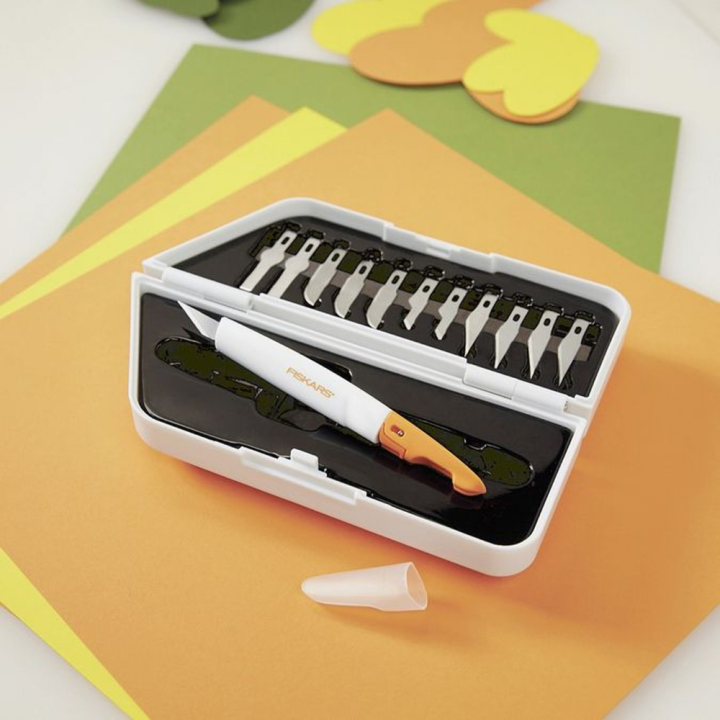 Cutter de précision + Kit de 12 Lames - Fiskars - Rougier et Plé