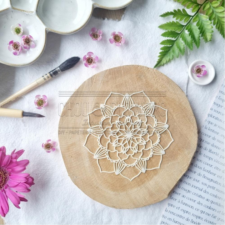 Pochoir 10 x 10 cm Fleur mandala 2 - Chou & Flowers - Rougier et Plé