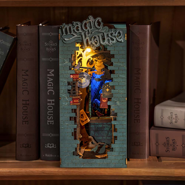 Maquette Book Nook Magic House - Rolife - Rougier et Plé