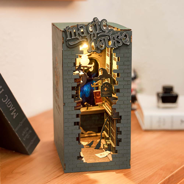 Maquette Book Nook Magic House - Rolife - Rougier et Plé