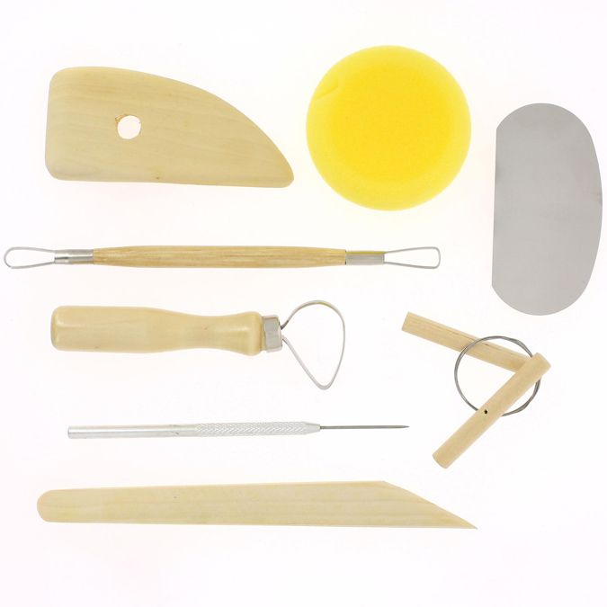 Assortiment de 8 outils pour potier : estèque, ébauchoir, fil à découper, mirette